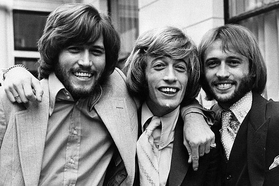 Bee Gees ব্যান্ডের তিন 'গিব' ভাই